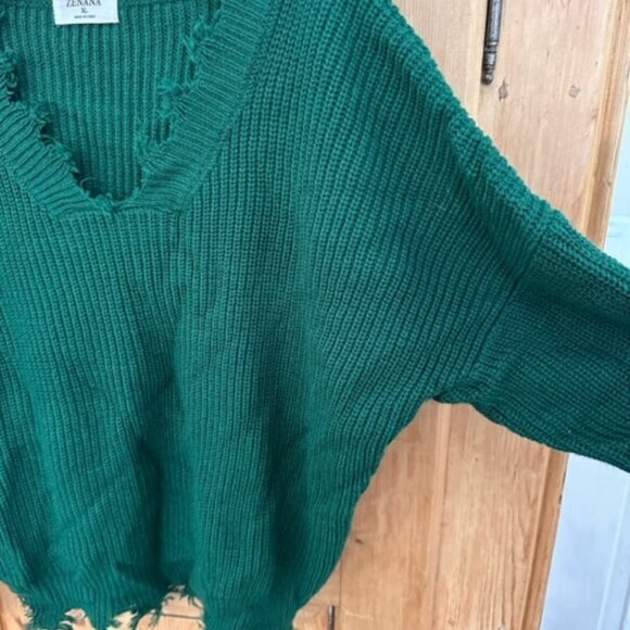 Zenana V-Neck Kelly Green Fringed Edged Sweater Size XL - Picture 6 of 13